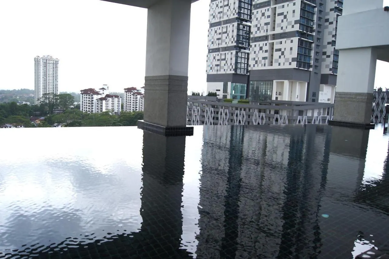 Twin Galaxy Suites By Iconic Bliss Johor Bahru 4*,
